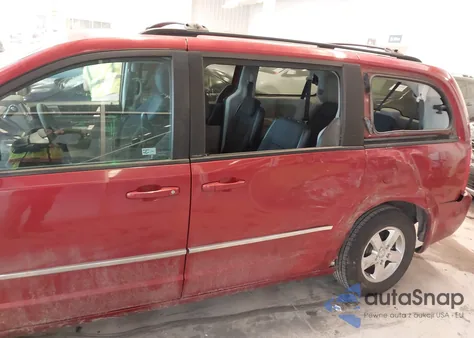 2010 Dodge Grand Caravan Sxt z USA, uszkodzony, nr VIN 2D4RN5D17AR237622